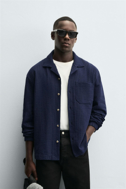 ZARA КУРТКА-РУБАШКА ИЗ ЖАТОЙ ТКАНИ КОМФОРТНОЙ ПОСАДКИ, МОРСКОЙ СИНИЙ