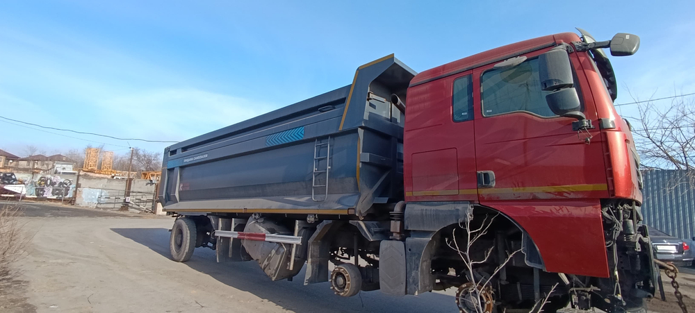 SITRAK C7H 8x4 Самосвал ZZ3316V466ME (Дизельный, 12,4 л, 540 л.с., МТ)