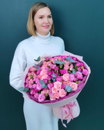 Кустовая пионовидная роза Бомбастик с эвкалиптом,25 веток(00426)