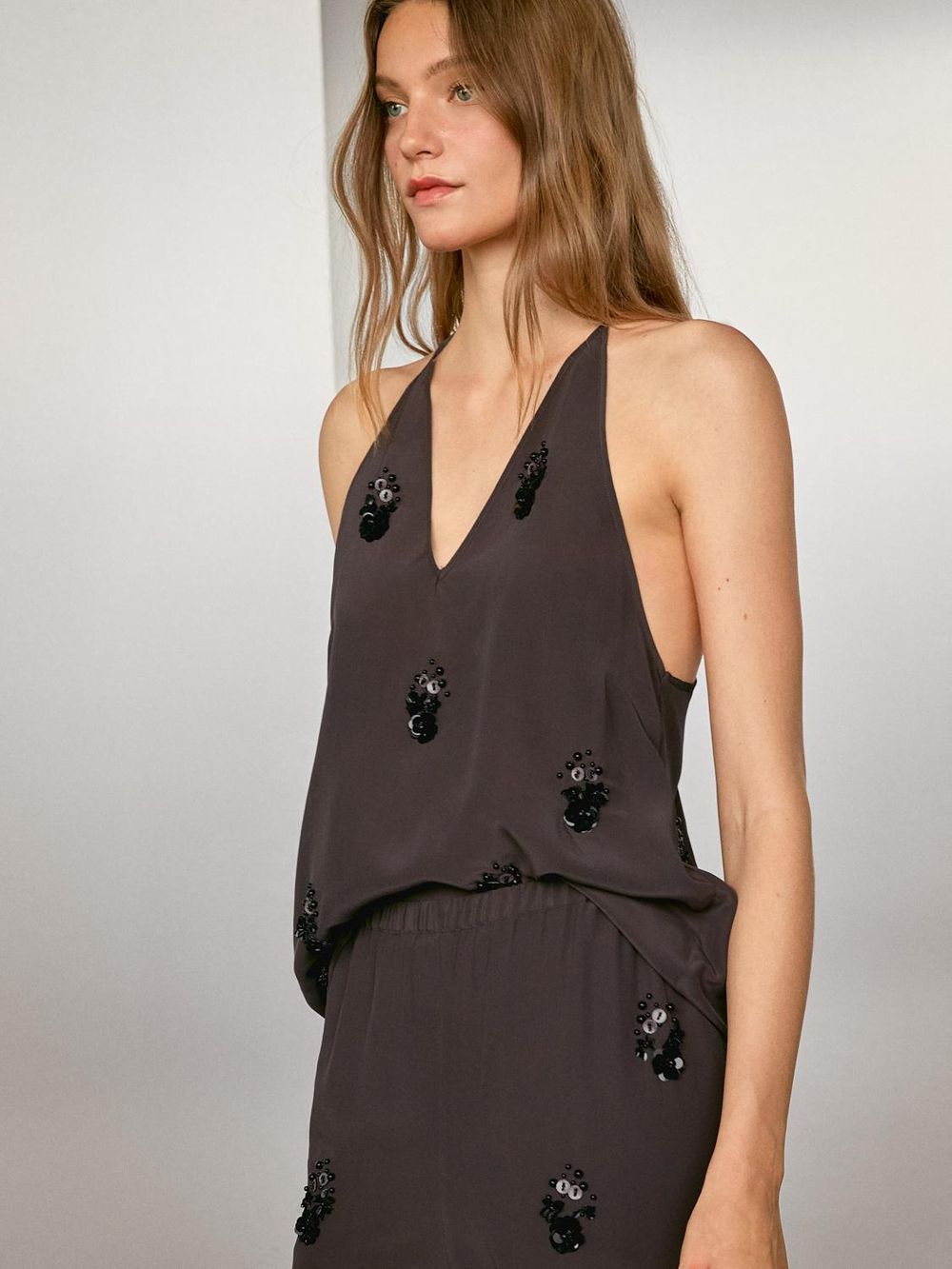 Massimo Dutti Брюки из струящейся ткани с цветочными деталями, антрацитово-серый