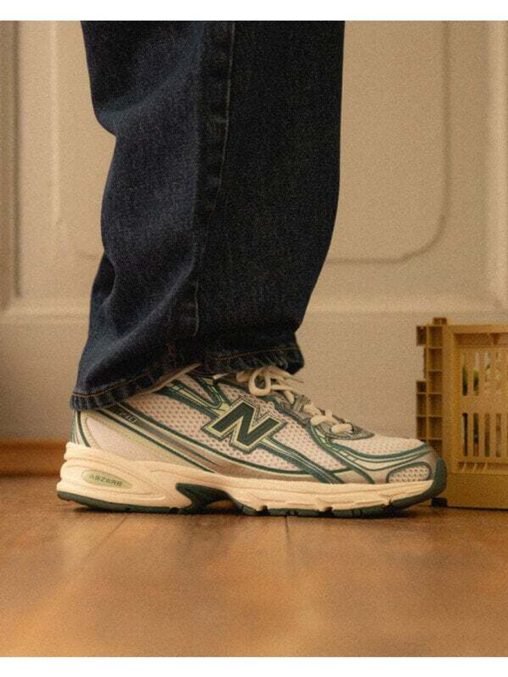 Кроссовки New Balance U740GR2 белые/зелёные