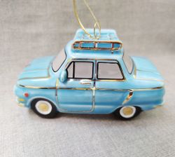 Фарфоровая ёлочная игрушка Запорожец Ушастый с багажником