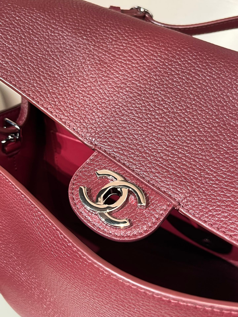 Chanel Maxi Flapbag 32 cm