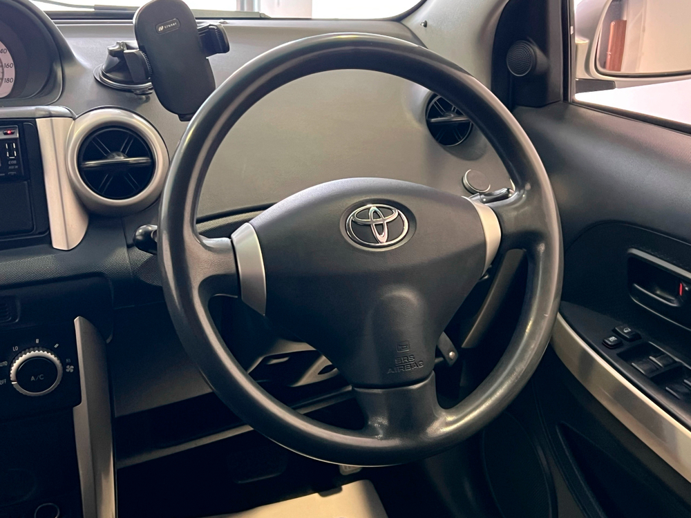 Toyota ist, 2004 год