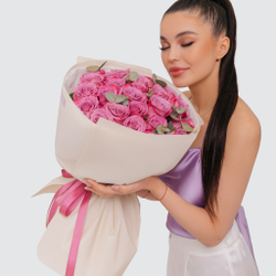 25 сиреневых роз