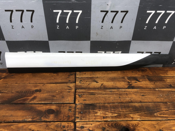 Накладка двери передней левой Kia Seltos 19-нв Б/У Оригинал 87725Q5010