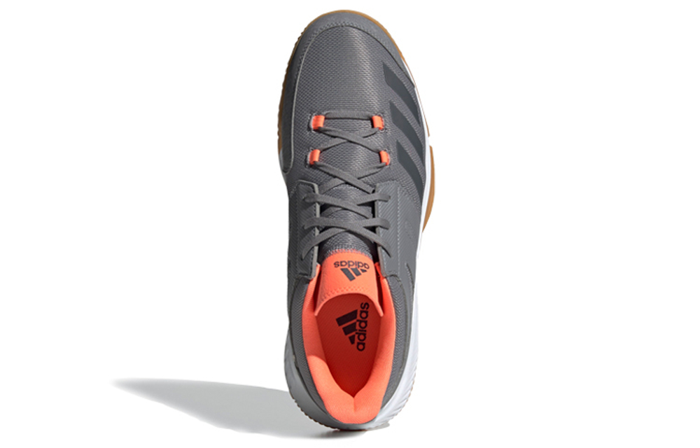Кроссовки Adidas Essence