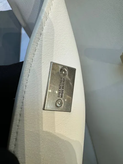Сумка BALENCIAGA RODEO HANDBAG белый