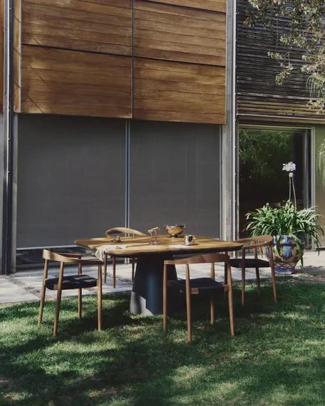 Уличный стол Tudons, 148х148 см, со столешницей из тика