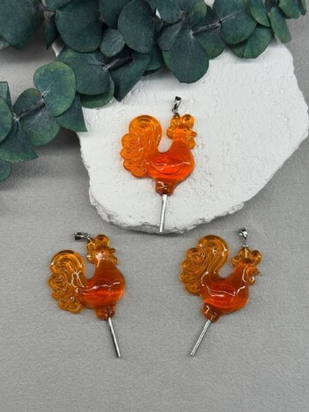 Подвеска "Петушок на палочке" ручной работы, апельсин, родий, 30*35 мм