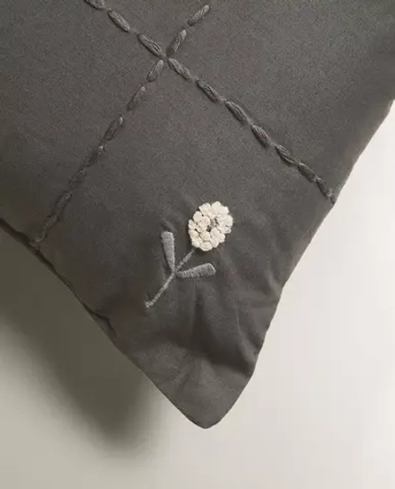 ZARA HOME ПОДУШКА С ВЫШИВКОЙ ДЛЯ ДЕТЕЙ, СЕРЫЙ