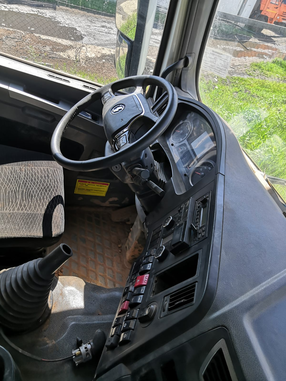 Shacman (Shaanxi) SX* 6x6 Самосвал SX32586V385 (Дизельный, 11,6 л, 423 л.с., МТ)