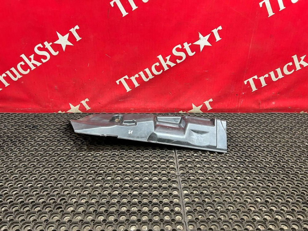 Шумоизоляция двигателя левая