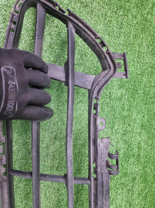 Решетка переднего бампера BMW X1 F48 (2019-2022)