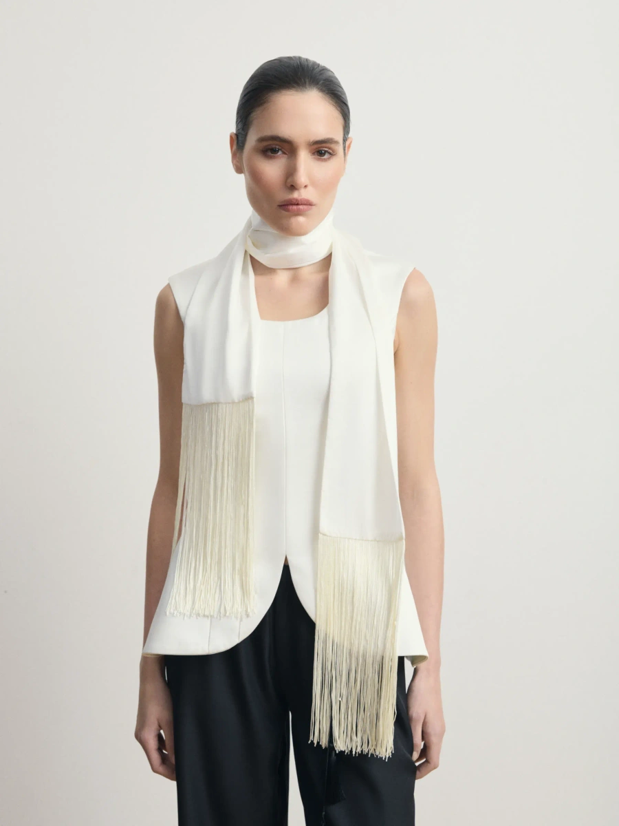 Атласный шарф с бахромой "Lune Satinée"