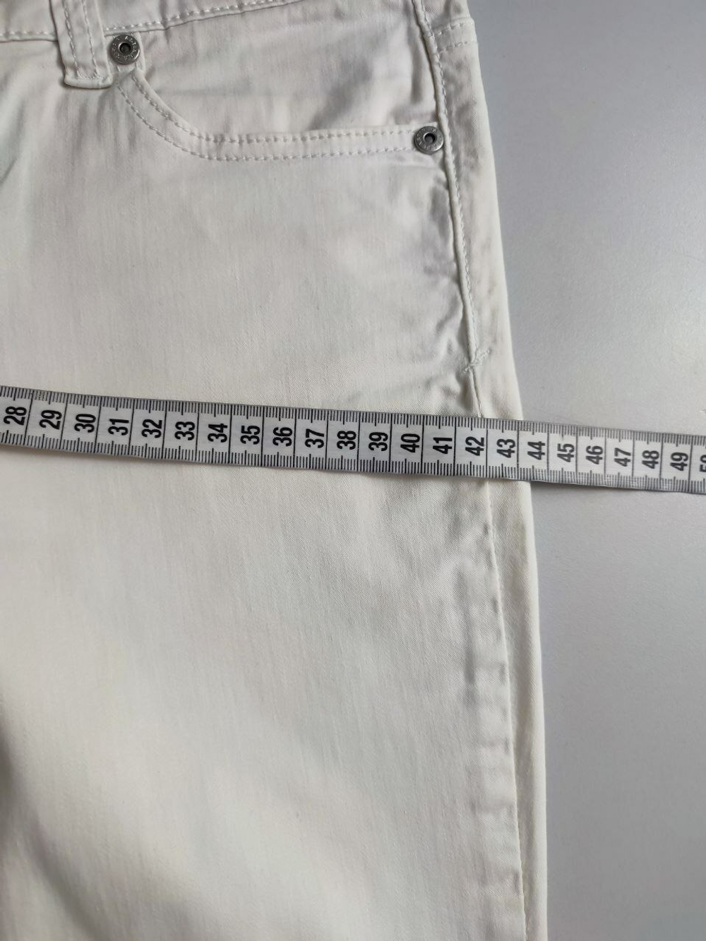 Джинсы Kira Plastinina белые 44 размер