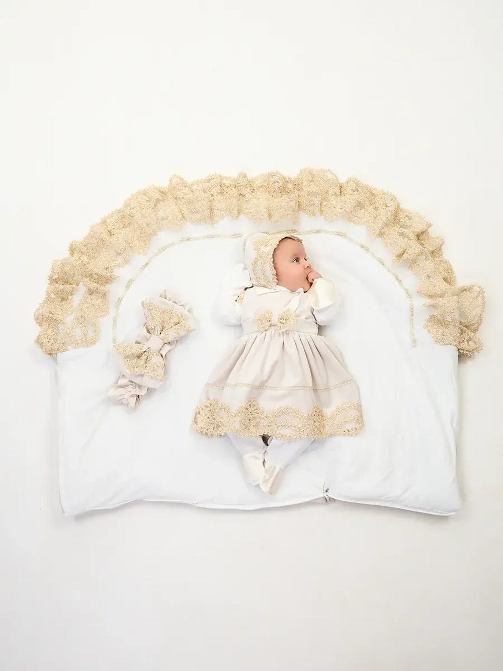 Конверт на выписку новорожденного