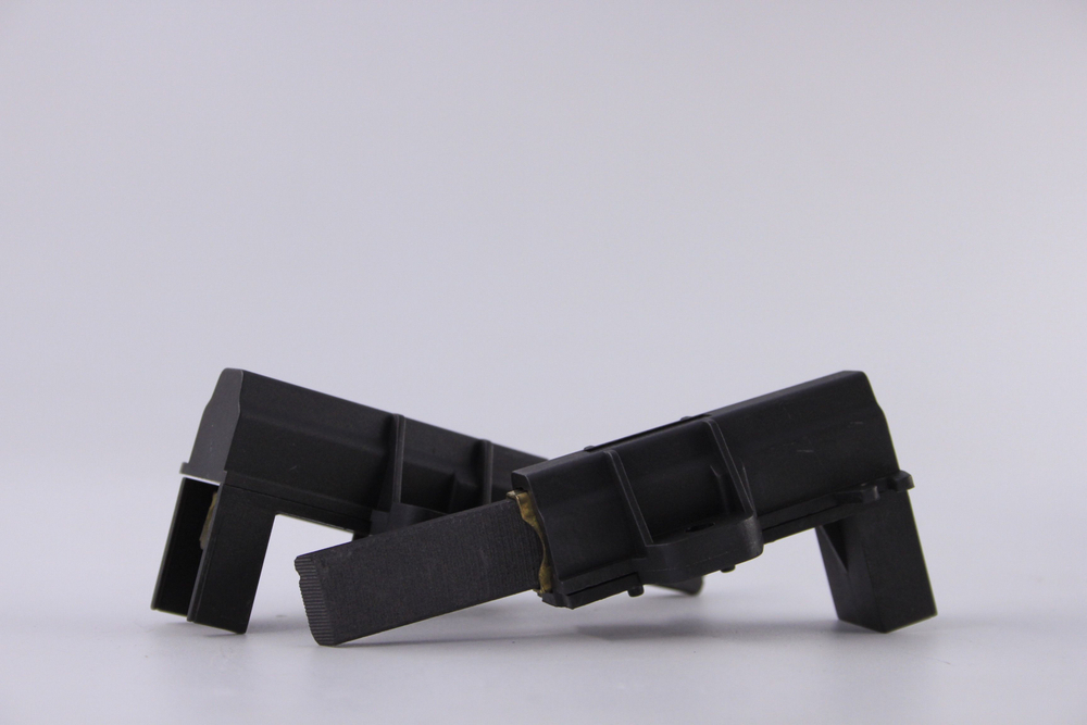 Угольные щетки для электродвигателя стиральной машины Indesit в сборе