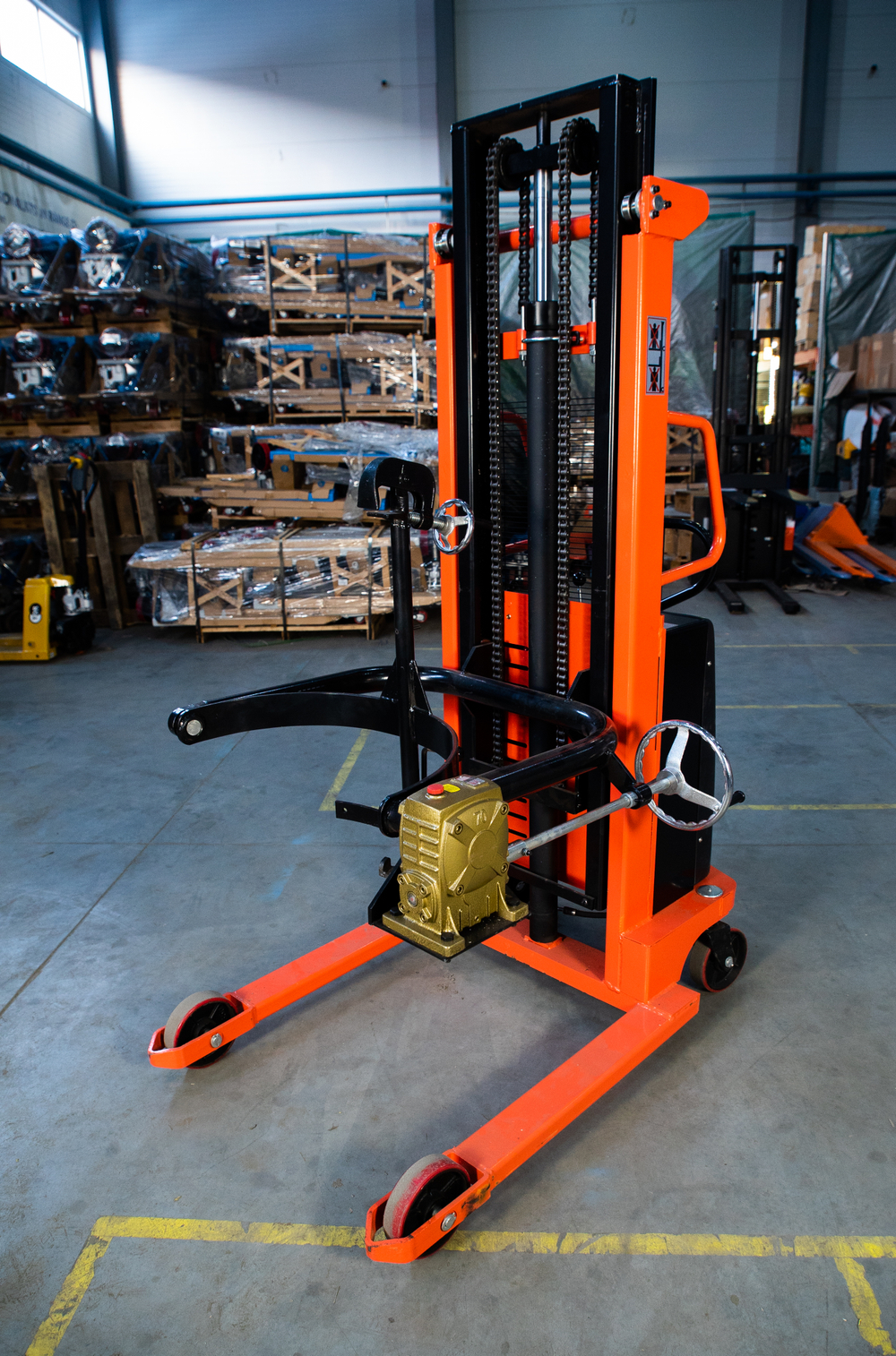 Штабелер-бочкокантователь гидравлический 0,35 т 2,5 м TOR CDT с электроподъемом