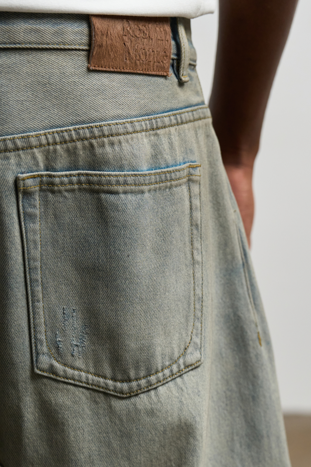 Джинсы Nothomme Monterest Limited Edition Vintage Washed and Distressed Curved Blade Jeans "Dirty Blue"