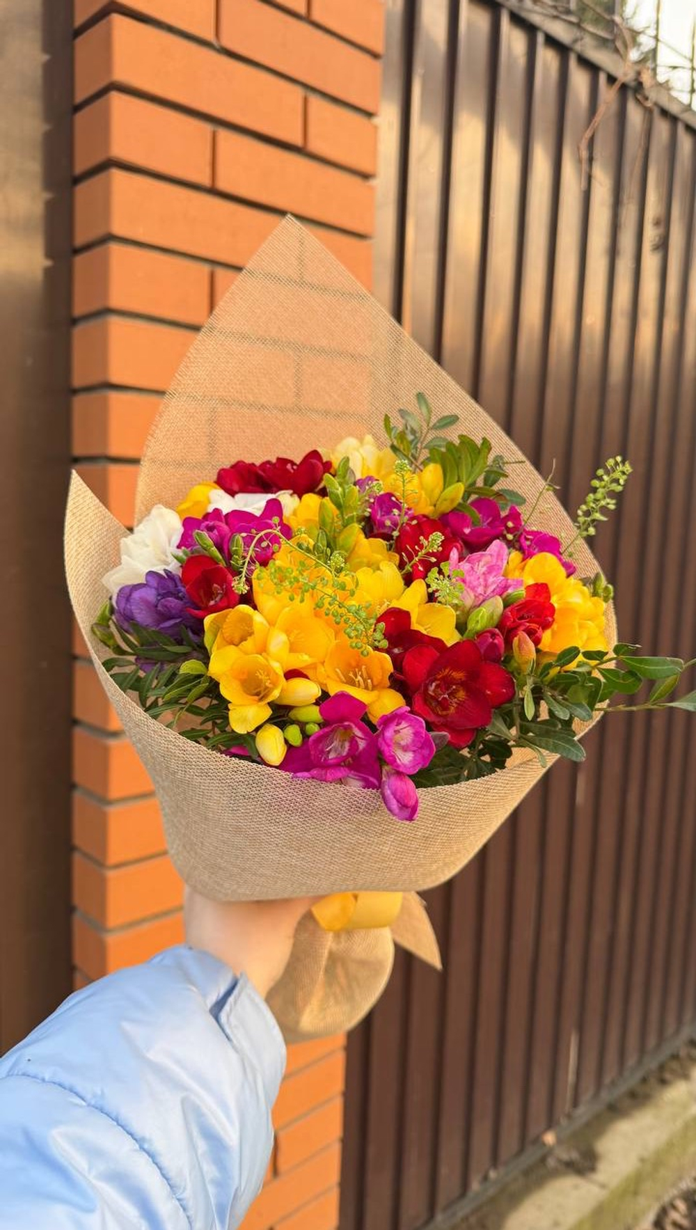 Букет из 19 Фрезий