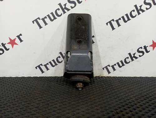 Кронштейн амортизатора переднего