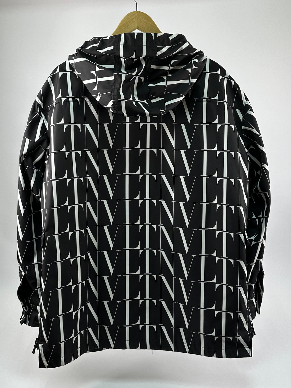 Куртка Valentino