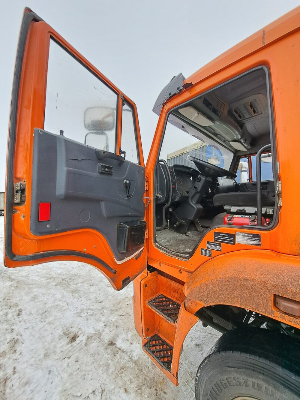 КамАЗ 65201 8x4 Самосвал 65201-53 (Дизельный, 11,8 л, 400 л.с., МТ)