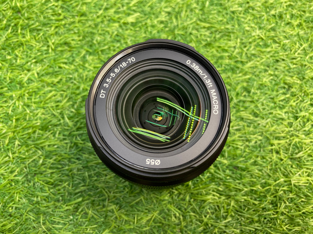 Sony DT 18-70mm 3.5-5.6