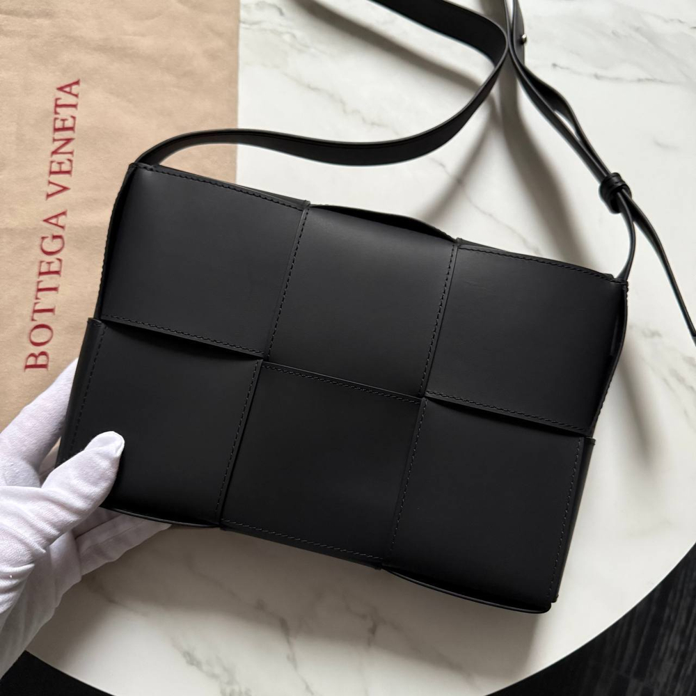 Сумка-мессенджер Bottega Veneta