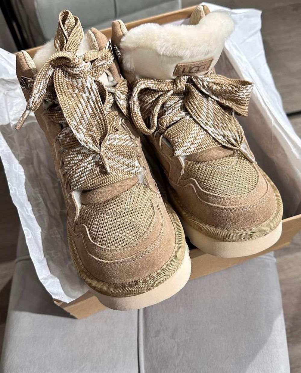 UGG