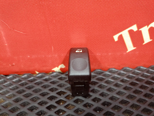 Кнопка центрального замка