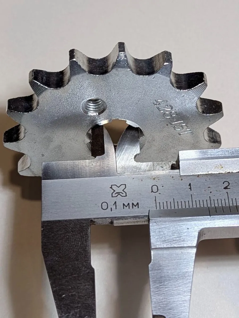 - -  Звезда ведущая для мопеда, питбайка (428-15)