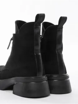 Зимние ботинки на высокой платформе