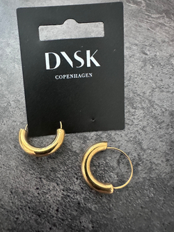 Серьги Dansk Copenhagen, Passion Waterproof, минималистичный дизайн, DNSK26.1-3W2507017 (золотистый)