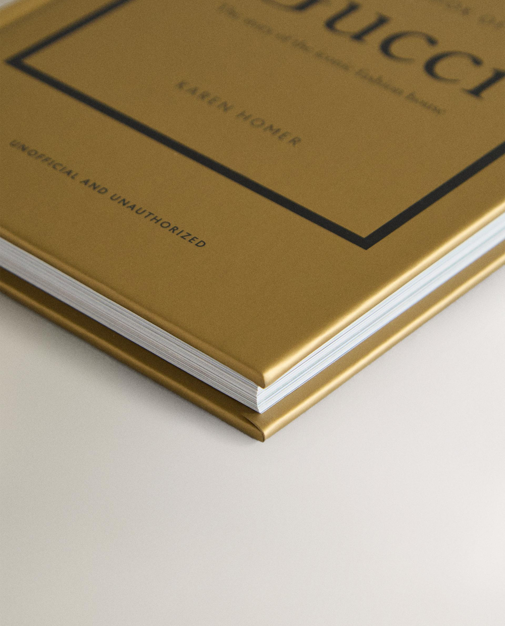 The Little Book of Gucci. Иллюстрированная книга о модном доме Gucci (на английском языке)