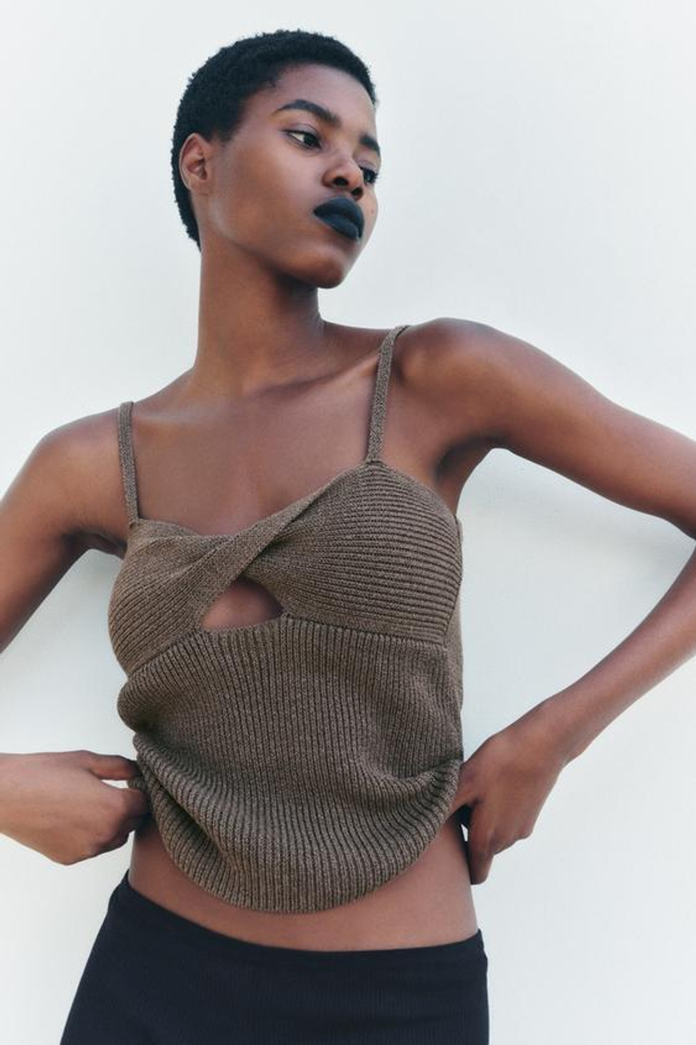 ZARA ОДНОТОННЫЙ ТРИКОТАЖНЫЙ ТОП ИЗ СМЕСОВОГО ЛЬНА С УЗЛОМ, ТЕМНЫЙ ХАКИ