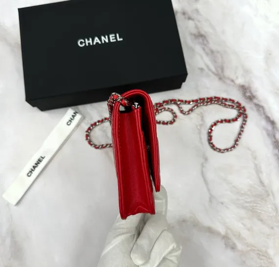 Сумка-кошелек Chanel Wallet On A Chain красный