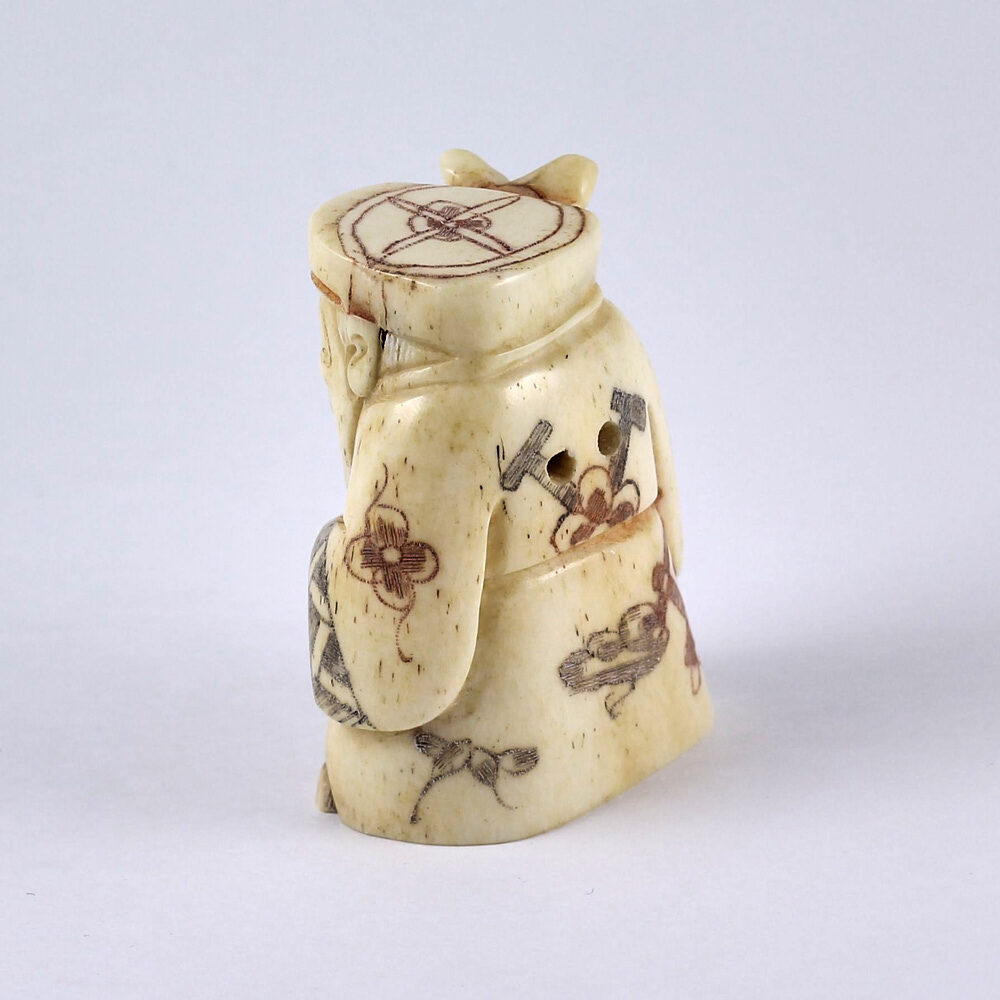 Нэцкэ Дзюродзин с посохом и волшебным веером