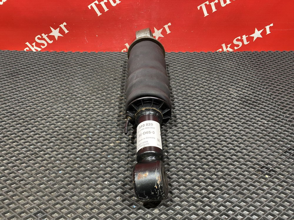 Подушка кабины передняя