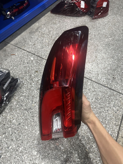 Задний правый внешний фонарь на Honda UR-V (оригинал,)