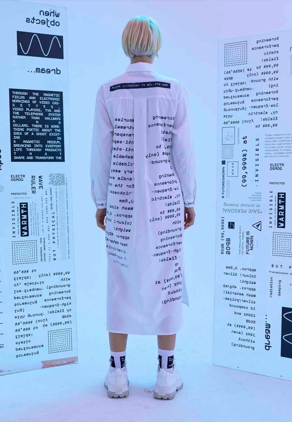 Купить Рубашка-платье Futureisnown Media Radiation Damping shirt Белая Рубашка-платье Futureisnown Media Radiation Damping shirt Белая