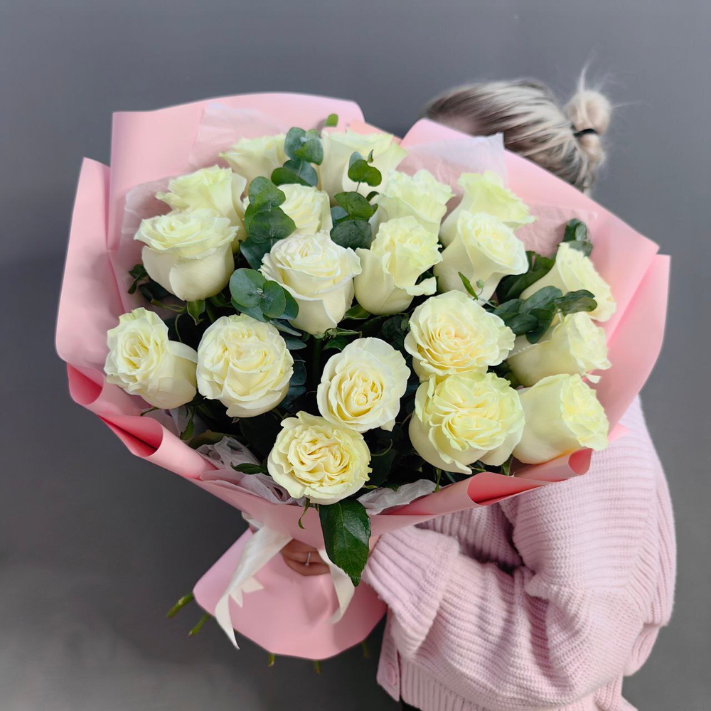 Букет из 19 белых роз сорта «Мондиаль» (Эквадор 60 см)