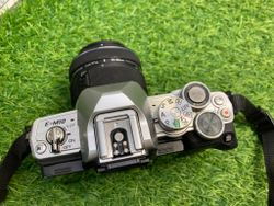 Olympus E-M10 Mark IV kit 14-42mm 3.5-5.6 EZ