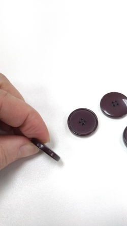 Пуговица пластик