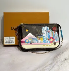 Женский клатч Louis Vuitton Mini Pochette Accessoires коричневый