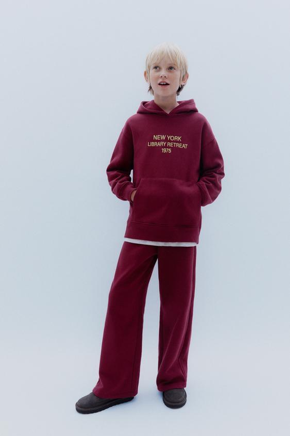 ZARA ХУДИ С ПОДКЛАДКОЙ И НАДПИСЬЮ, ГРАНАТОВЫЙ