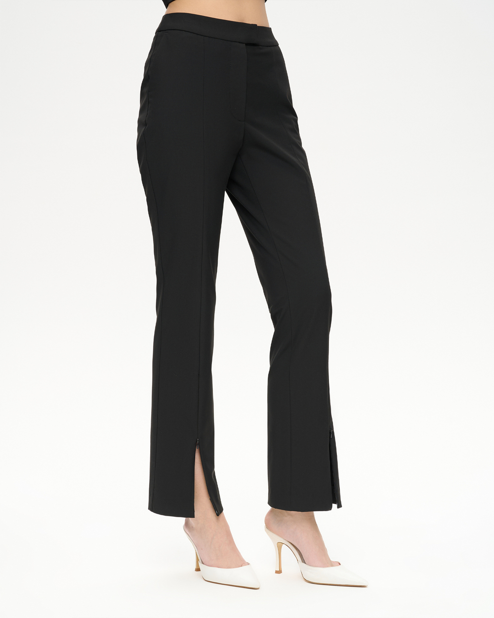 Брюки зауженные из костюмной ткани с разрезами на молнии