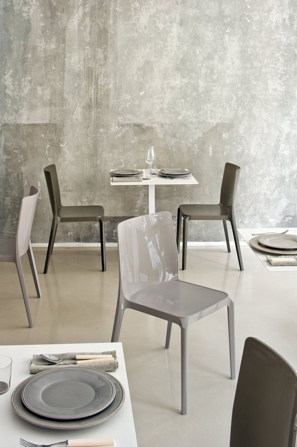 Стул пластиковый Pedrali Blitz, серый