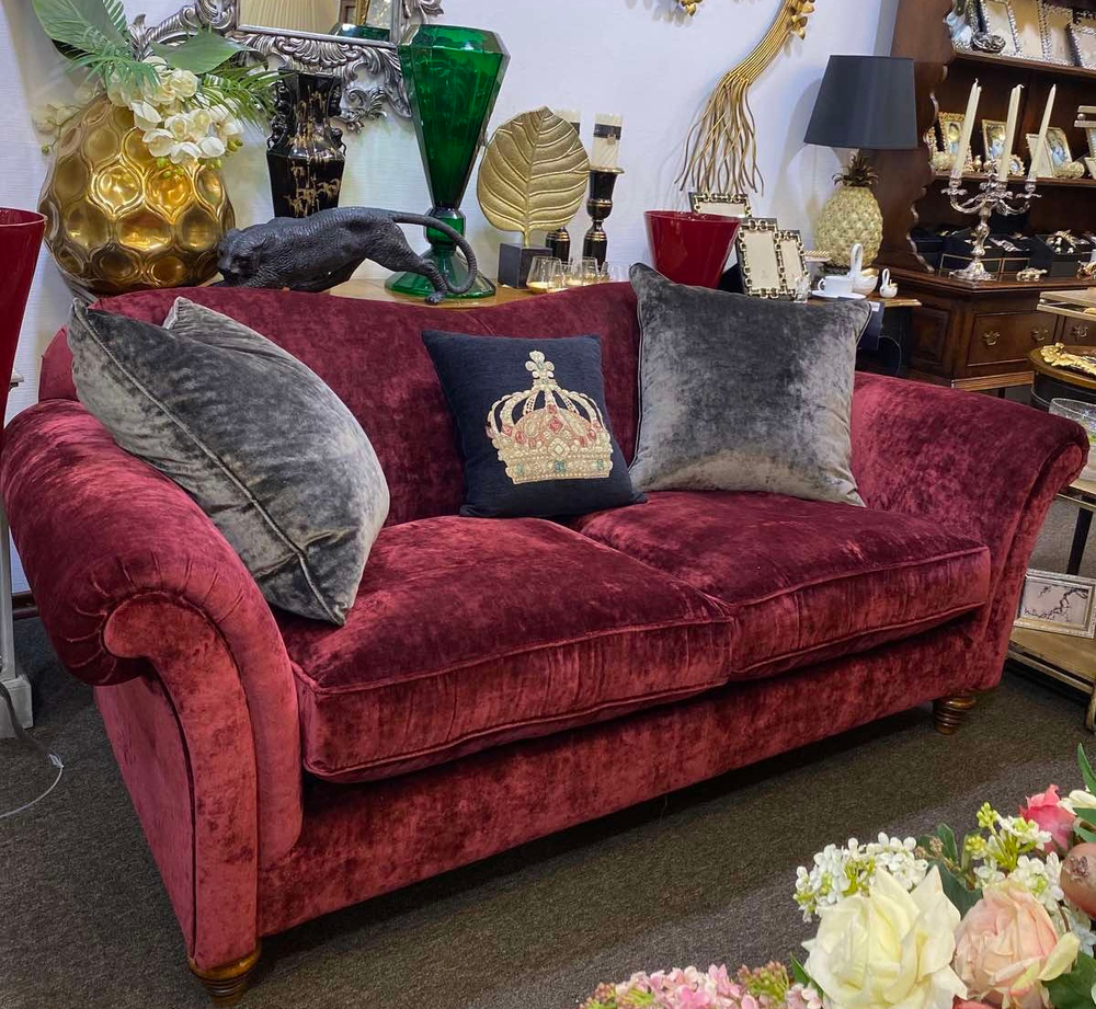 Диван Этиен, Solaia